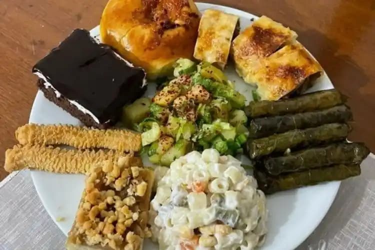 Gün Tabakları: Dekorasyonda Zarafet ve İşlevselliğin Modern Buluşması