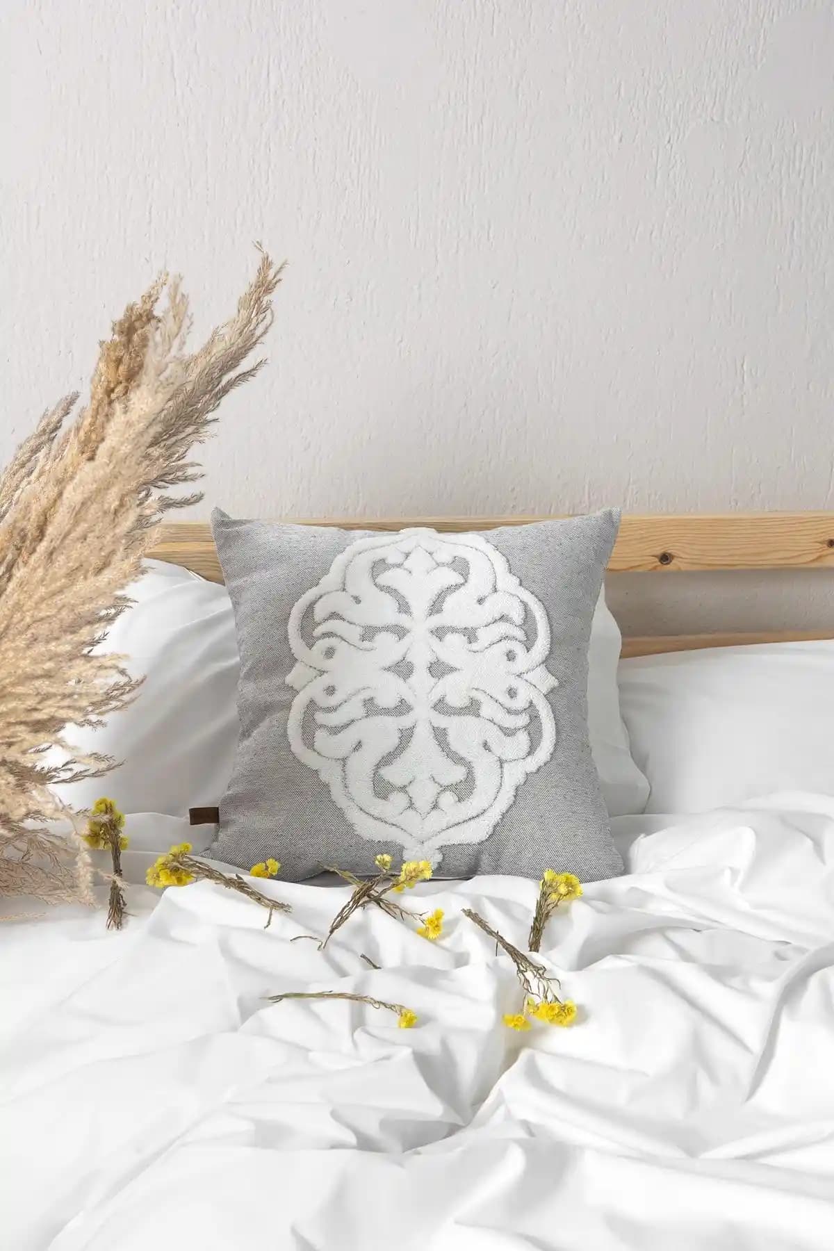 Hamur Kırlent: Modern Ev Dekorasyonunda Konfor ve Estetiğin Şık Buluşması