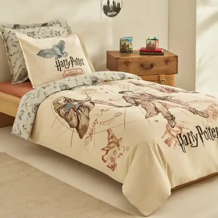 Harry Potter Temalı Tek Kişilik Nevresim Takımı ile Odanıza Büyü Katın ve Dekorasyonunuzu Yenileyin