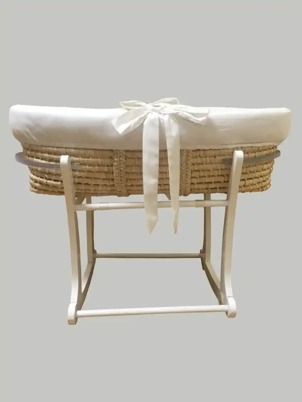 Hasır Bebek Sepetleri ile Bebek Odası Dekorasyonunda Şıklık ve Fonksiyonellik