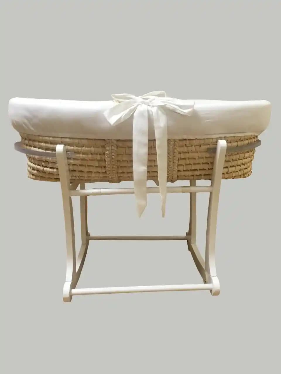 Hasır Bebek Sepetleri ile Bebek Odası Dekorasyonunda Şıklık ve Fonksiyonellik