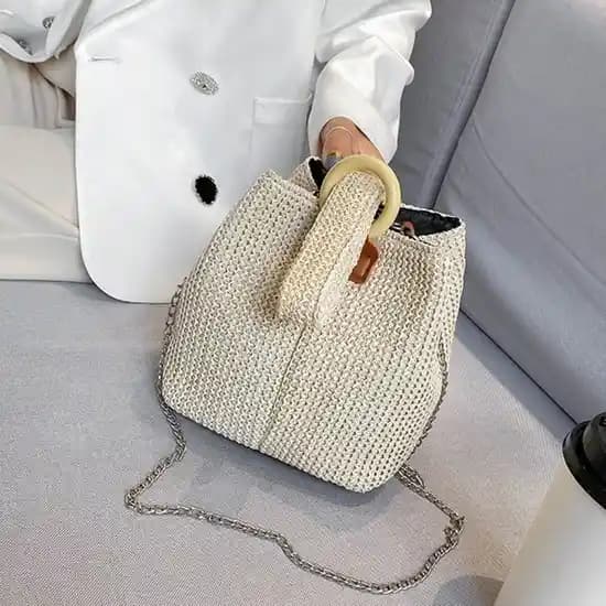 Hasır Çantalar ve Dekorasyon Ürünleriyle Doğal Şıklık ve Fonksiyonellik