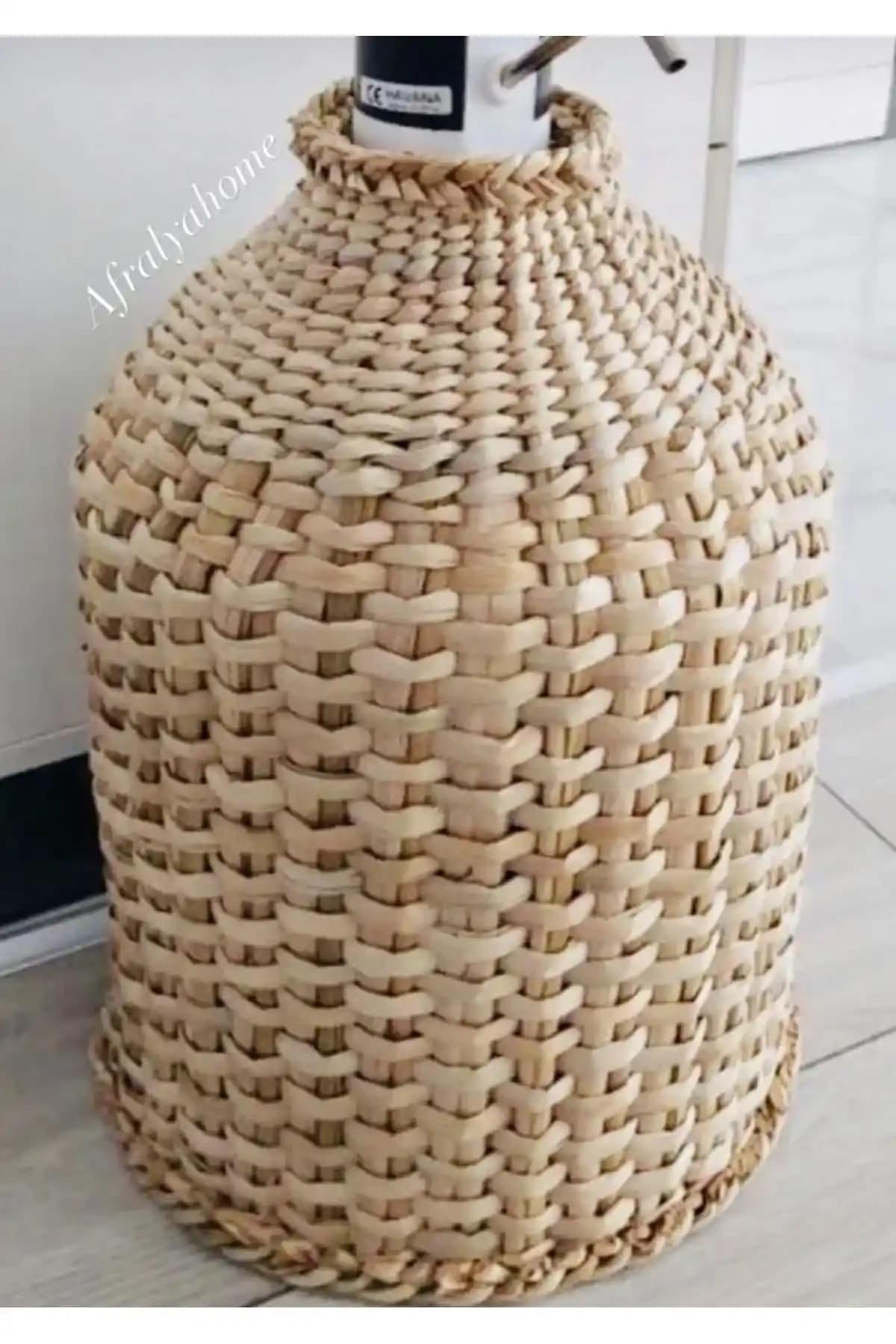 Hasır Damacana Kılıfı ile Doğal ve Şık Dekorasyon Çözümleri