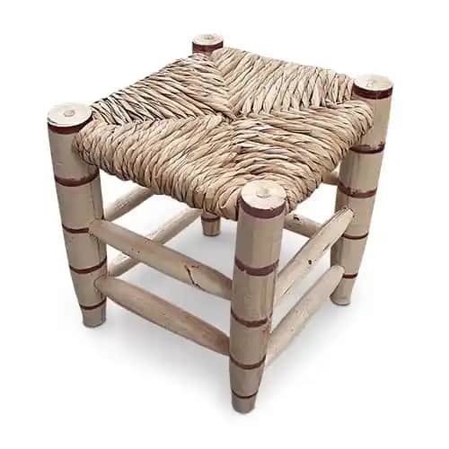 Hasır İskemle Dekorasyonunda Şıklık ve İşlevselliğin Birleşimi