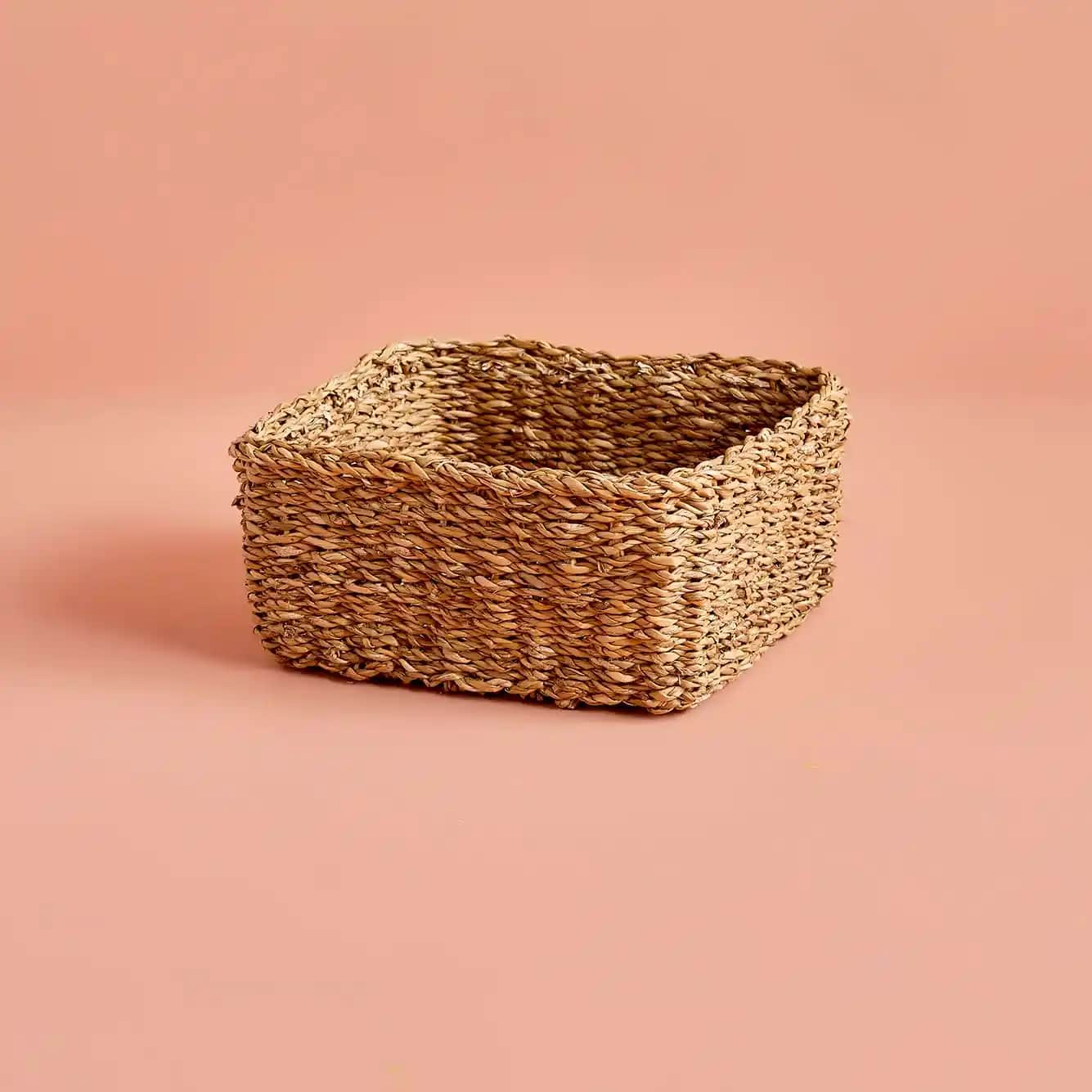 Hasır Kare Sepetlerle Ev Dekorasyonunda Şıklık ve İşlevselliği Artırın