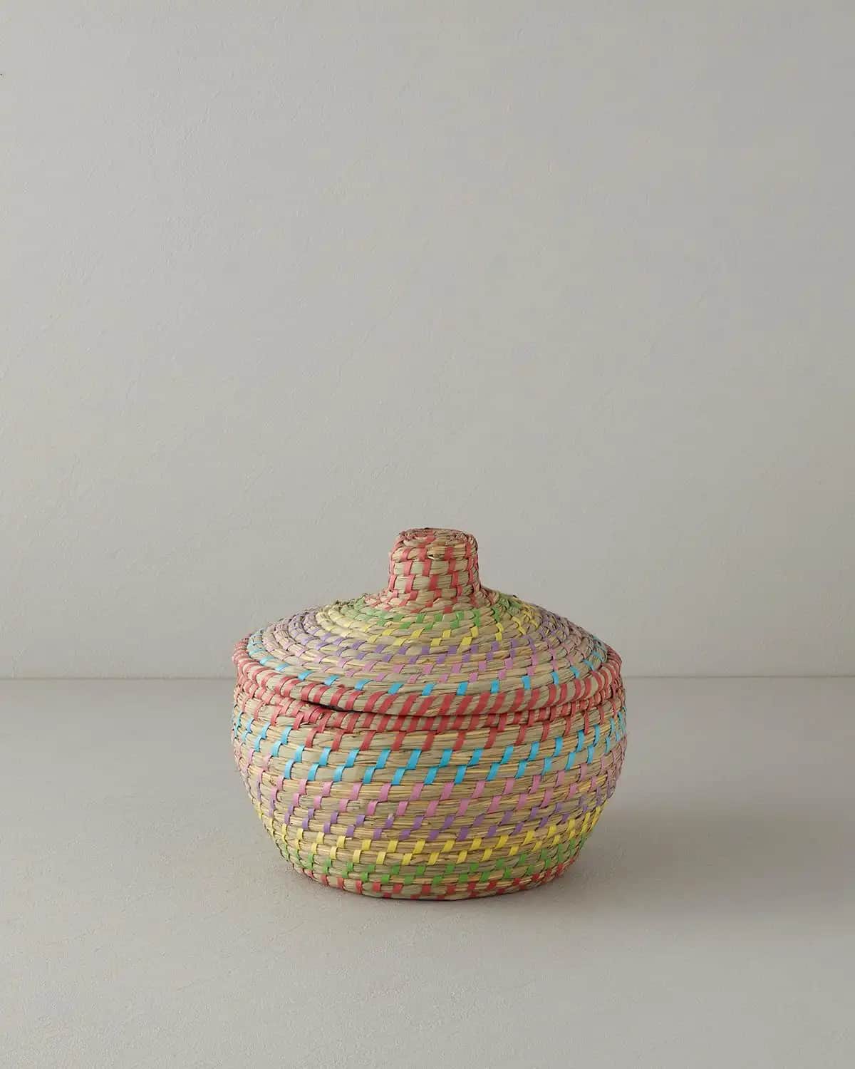 Hasır Saklama Kutuları ile Doğal ve Şık Dekorasyon Çözümleri