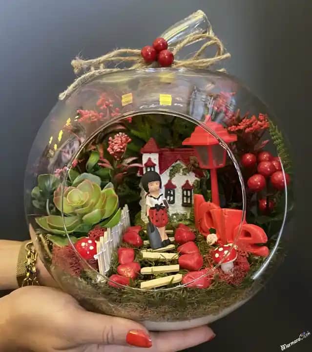 Hediye Teraryumlar Dekorasyonda Şıklık ve Anlamın Buluştuğu Modern Hediye Seçenekleri