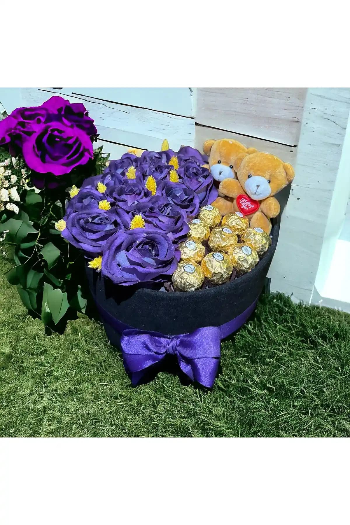 Hediyelik Çiçekler ile Dekorasyonda Zarafetin ve Canlılığın Yeni Yüzü