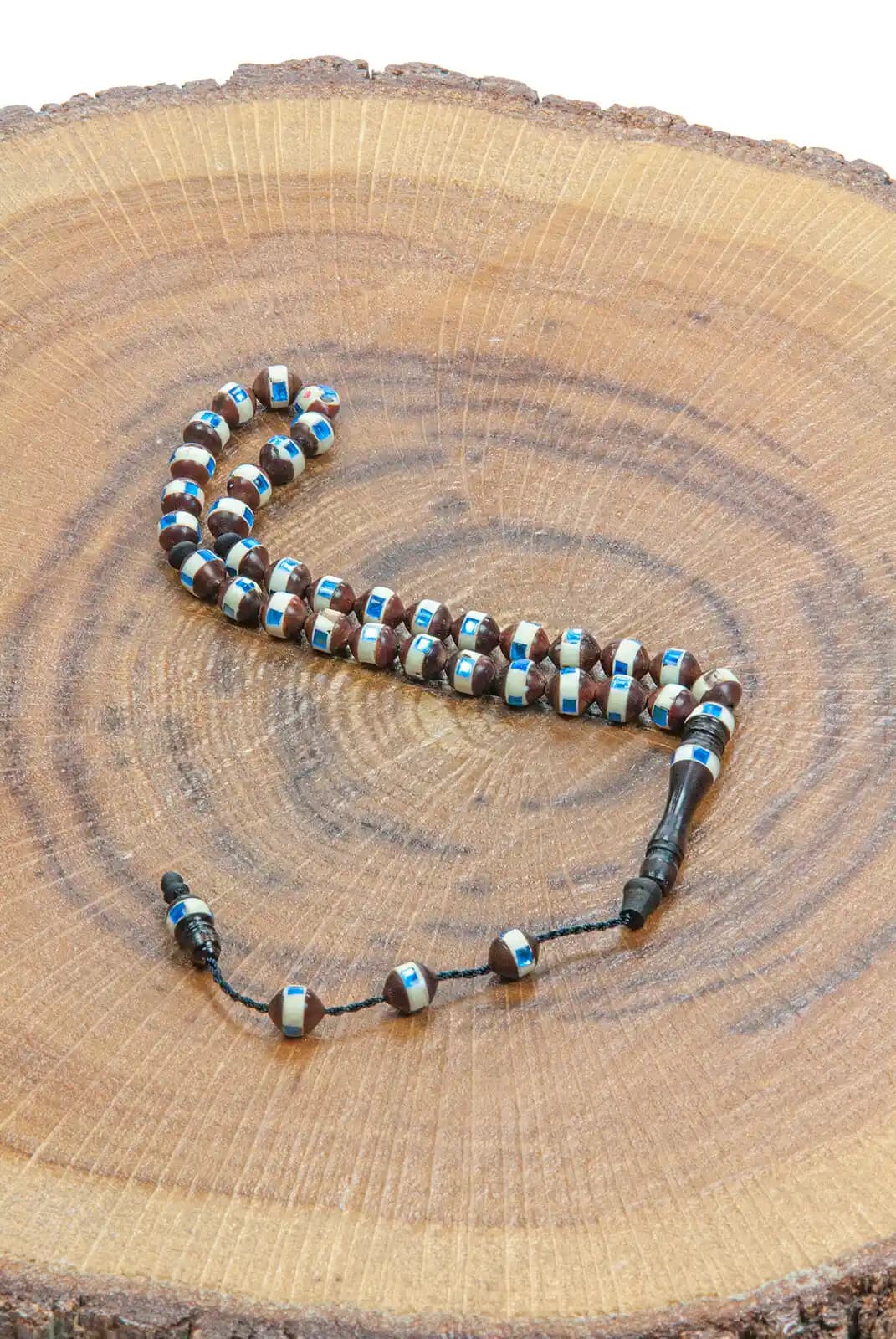 Hediyelik Tesbihlerin Dekorasyon ve Mobilya Dünyasındaki Estetik Rolü ve Seçim İpuçları