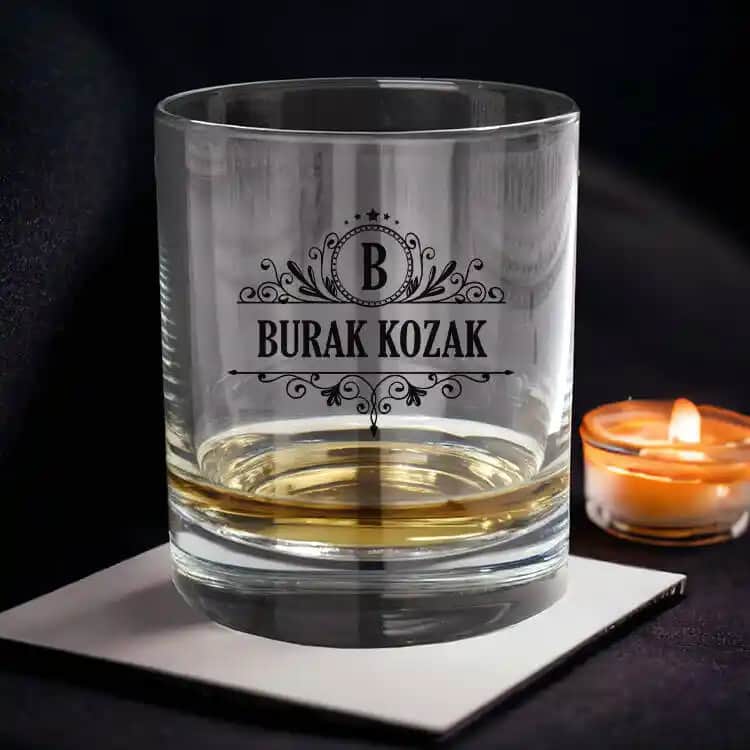 Hediyelik Viski Setleri: Şıklık ve İşlevselliğin Birleştiği En Güzel Hediye Seçenekleri