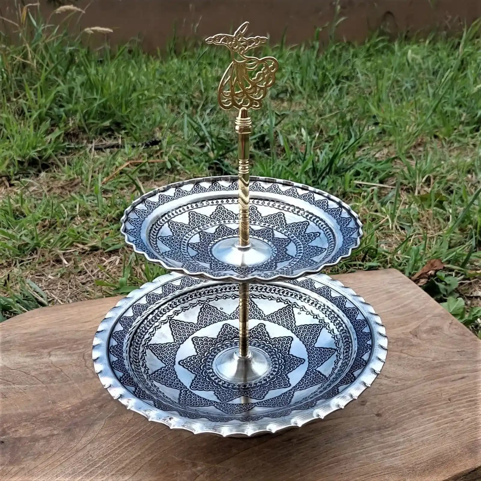 İki Katlı Çerezlikler ile Dekorasyonunuza Şıklık ve İşlevsellik Katın