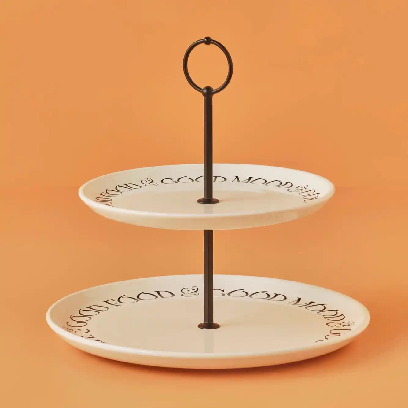 İki Katlı Kurabiyelikler ile Modern ve Şık Mutfak Dekorasyonları