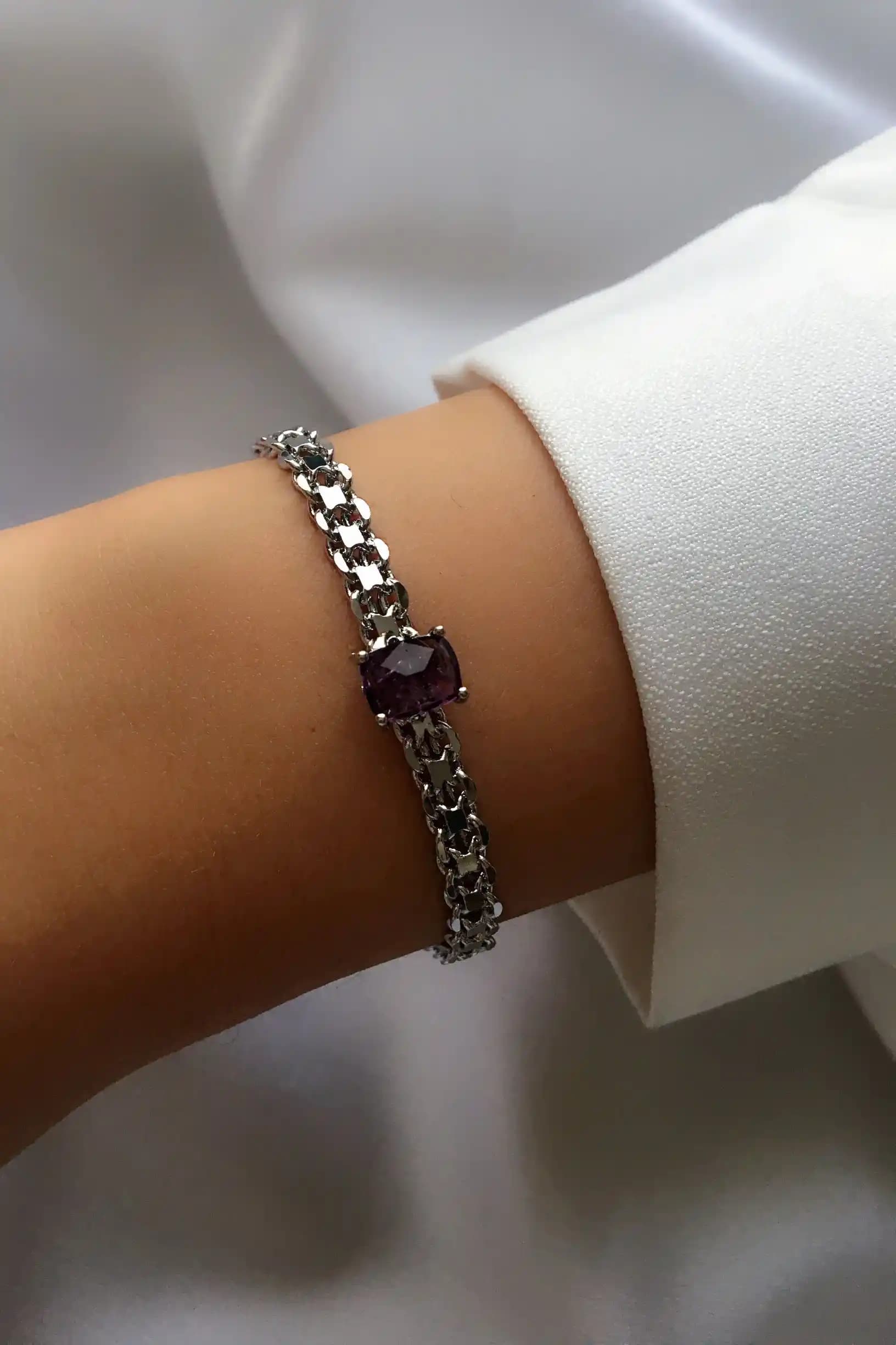 İnce Hasırın Dekorasyon ve Mobilyadaki Estetik ve Fonksiyonel Kullanımı