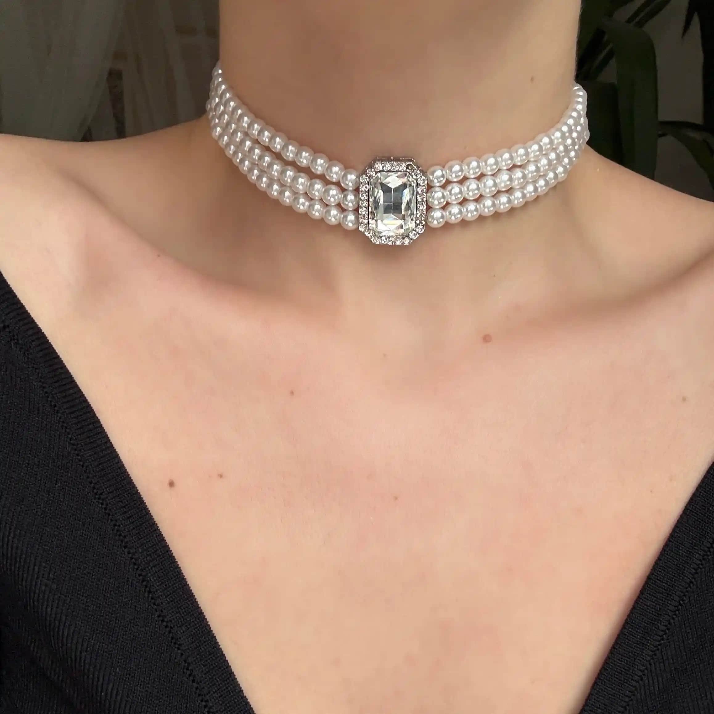 İnci Choker Kolye Modelleri ve Fiyatlarıyla Zarafetin Modern Yansıması