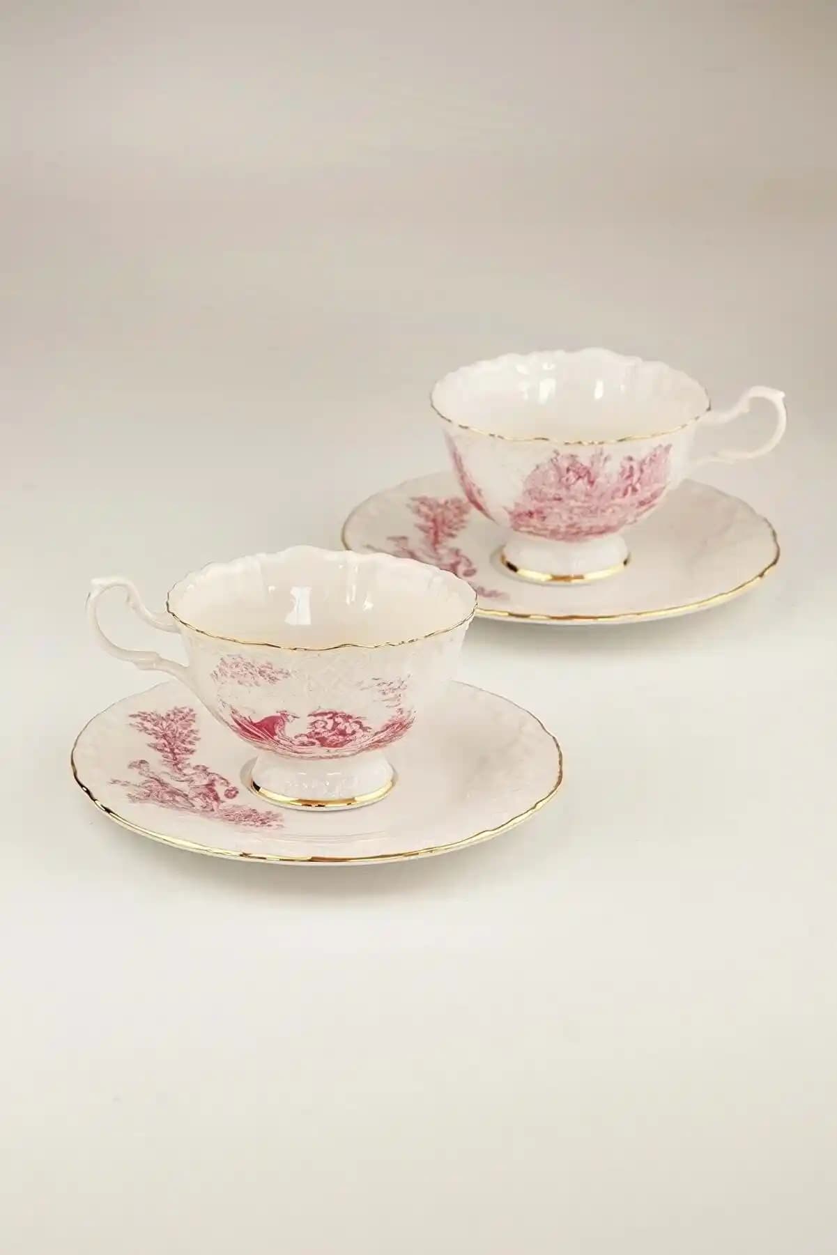 İngiliz Fincan Takımlarıyla Evinize Zarif ve Şık Bir Atmosfer Yaratın