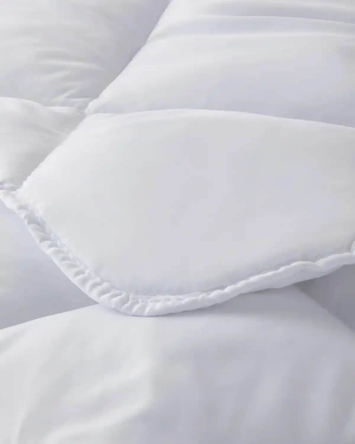 İngiliz Tarzı Çift Kişilik Yorganlar ile Yatak Odasında Şıklık ve Konforun Buluşması