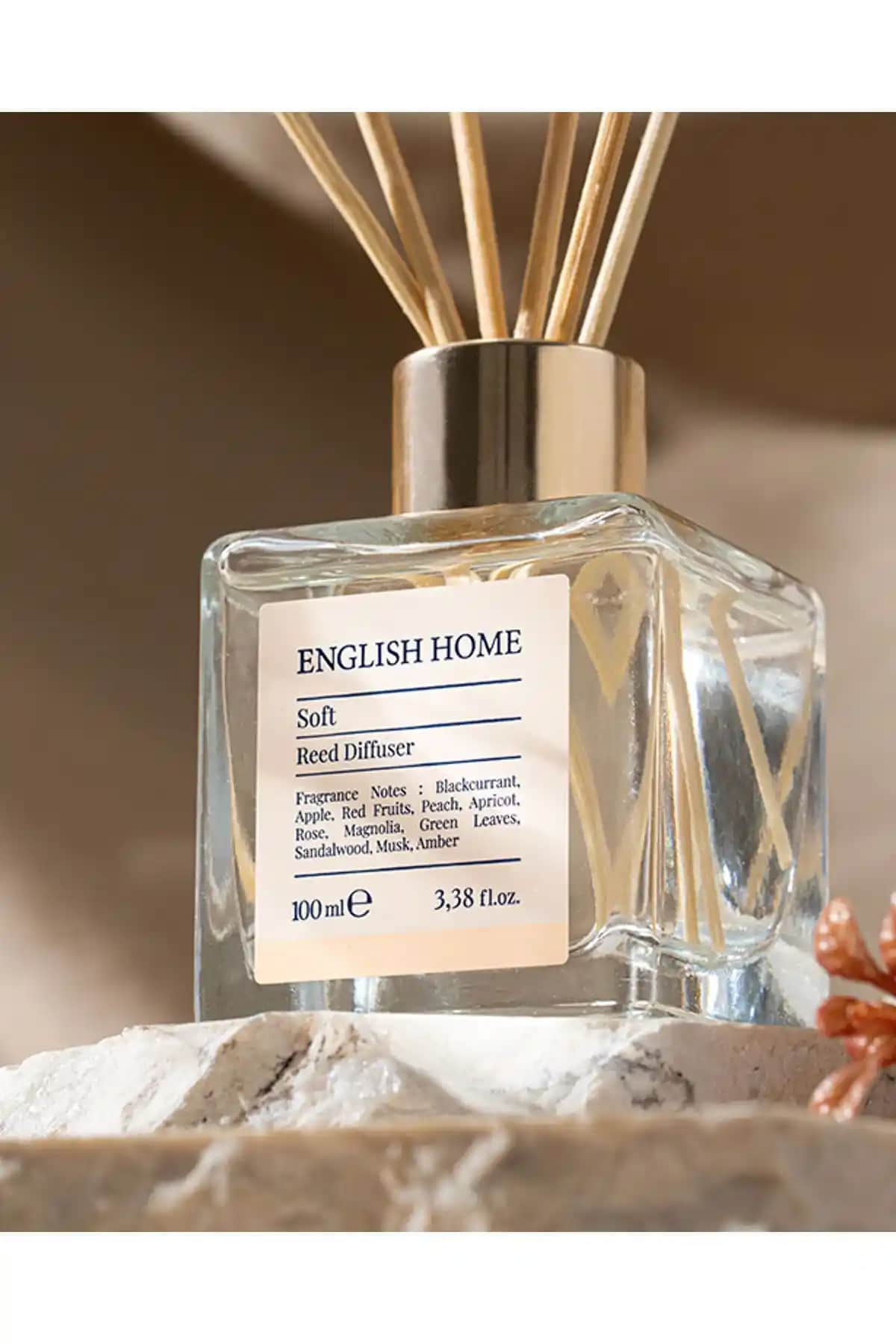 İngiliz Tarzı Ev Dekorasyonunda Oda Parfümü Seçimi ve Dekoratif Kullanımı