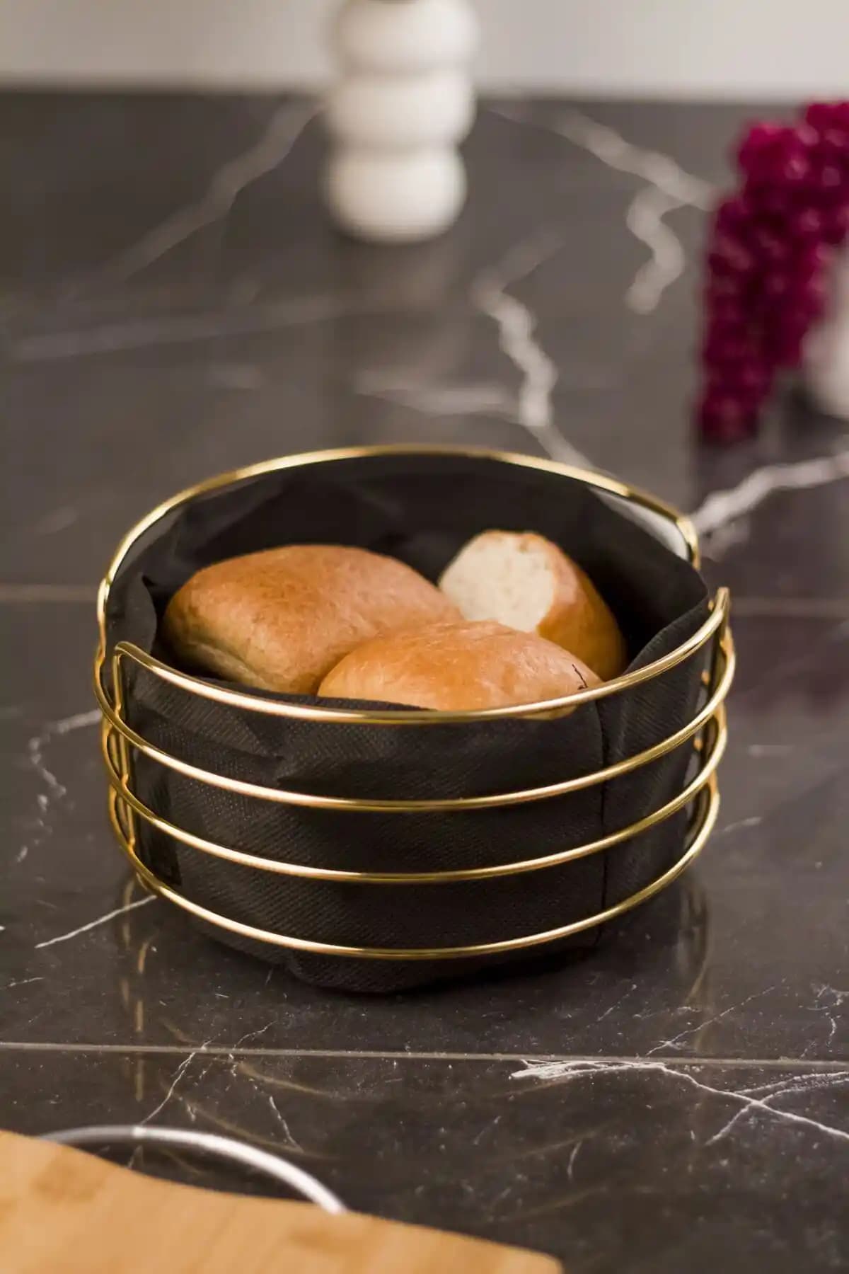 İngiliz Tarzı Ev Ekmeklikleri: Dekorasyon ve Fonksiyonellik İçin Şık Çözümler