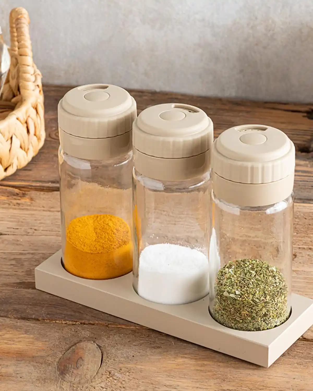 İngiliz Tarzı Evlerde 3'lü Baharatlıklarla Şıklık ve İşlevselliğin Buluşması