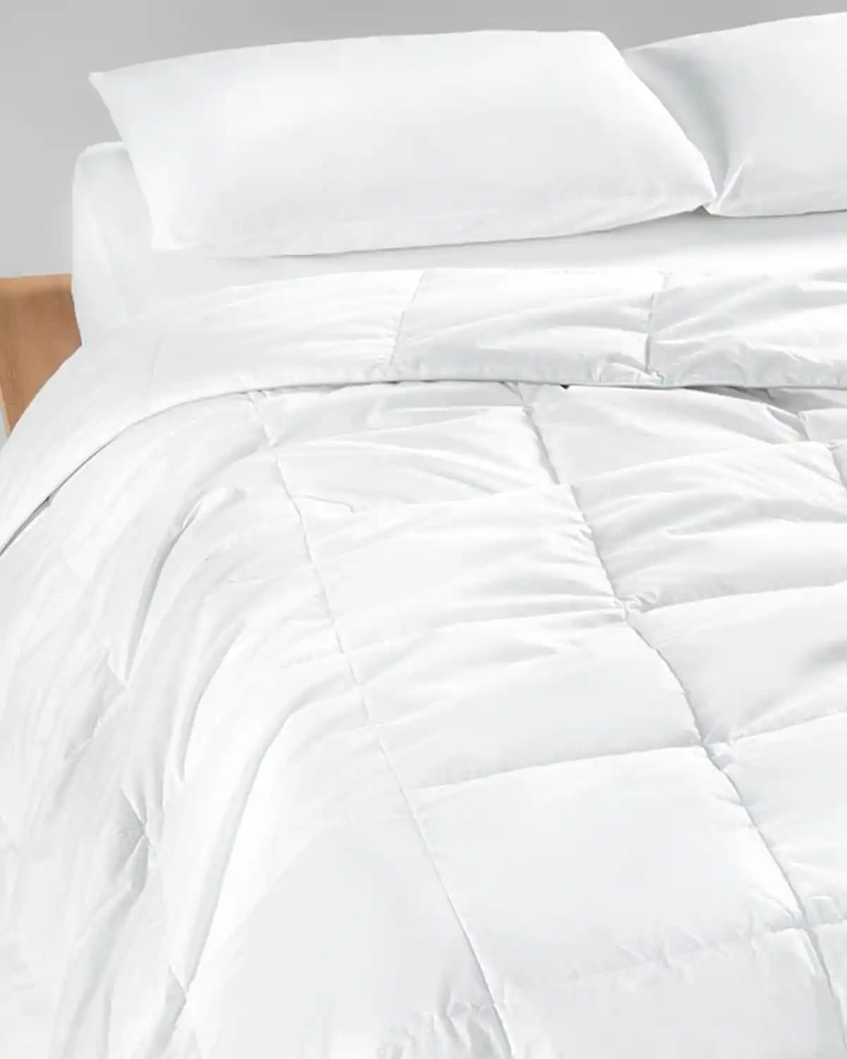 İngiliz Tarzı Evlerde Kaz Tüyü Yorgan: Konfor ve Estetiğin Mükemmel Uyumunu Yakalayın