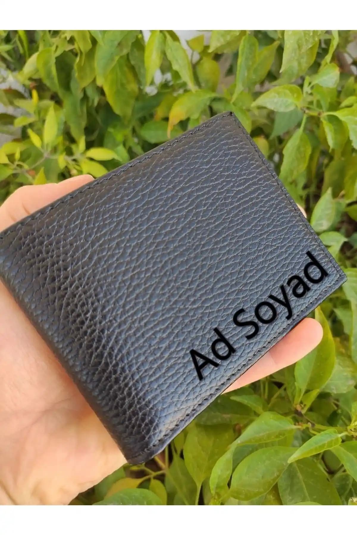 İsim Yazılı Cüzdanlar: Kişisel Tarz ve Şıklığın Modern Buluşması