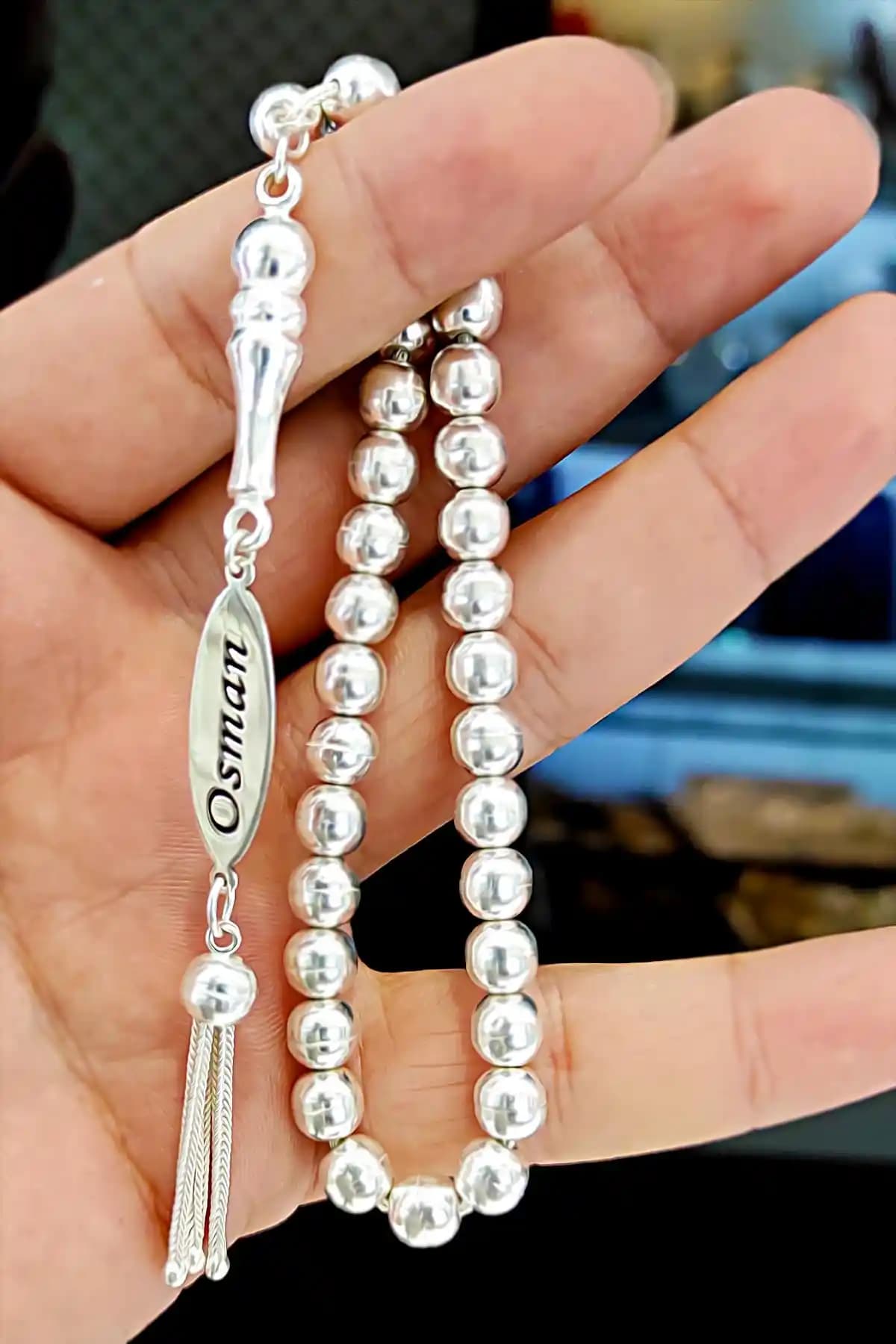 İsim Yazılı Tesbihler: Kişiselleştirilmiş ve Dekoratif Anlamlı Takı Seçenekleri