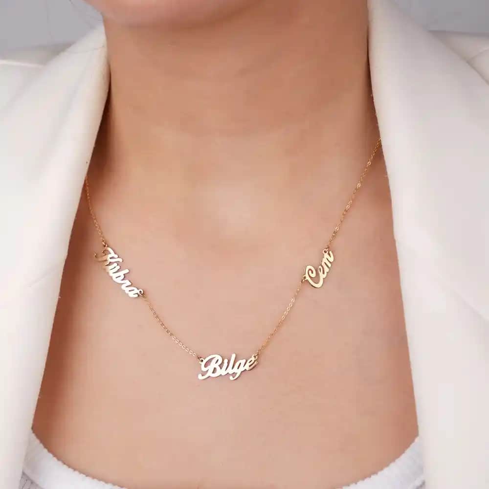 İsimli Kolye Seçenekleri ve Kişisel Tarzı Yansıtan Takı Trendleri