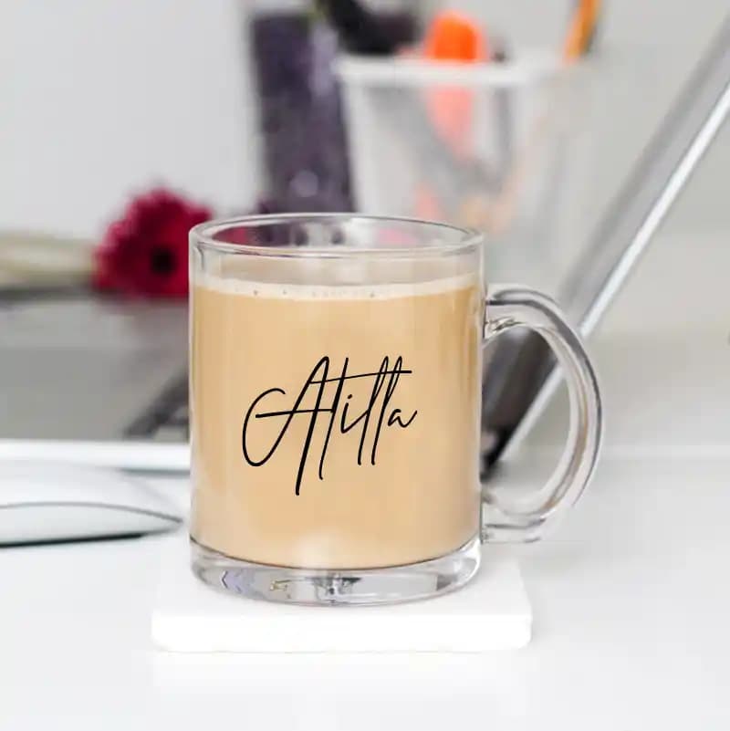 İsme Özel Bardaklar: Dekorasyon ve Hediye Seçeneklerinde Kişiselleştirmenin Gücü