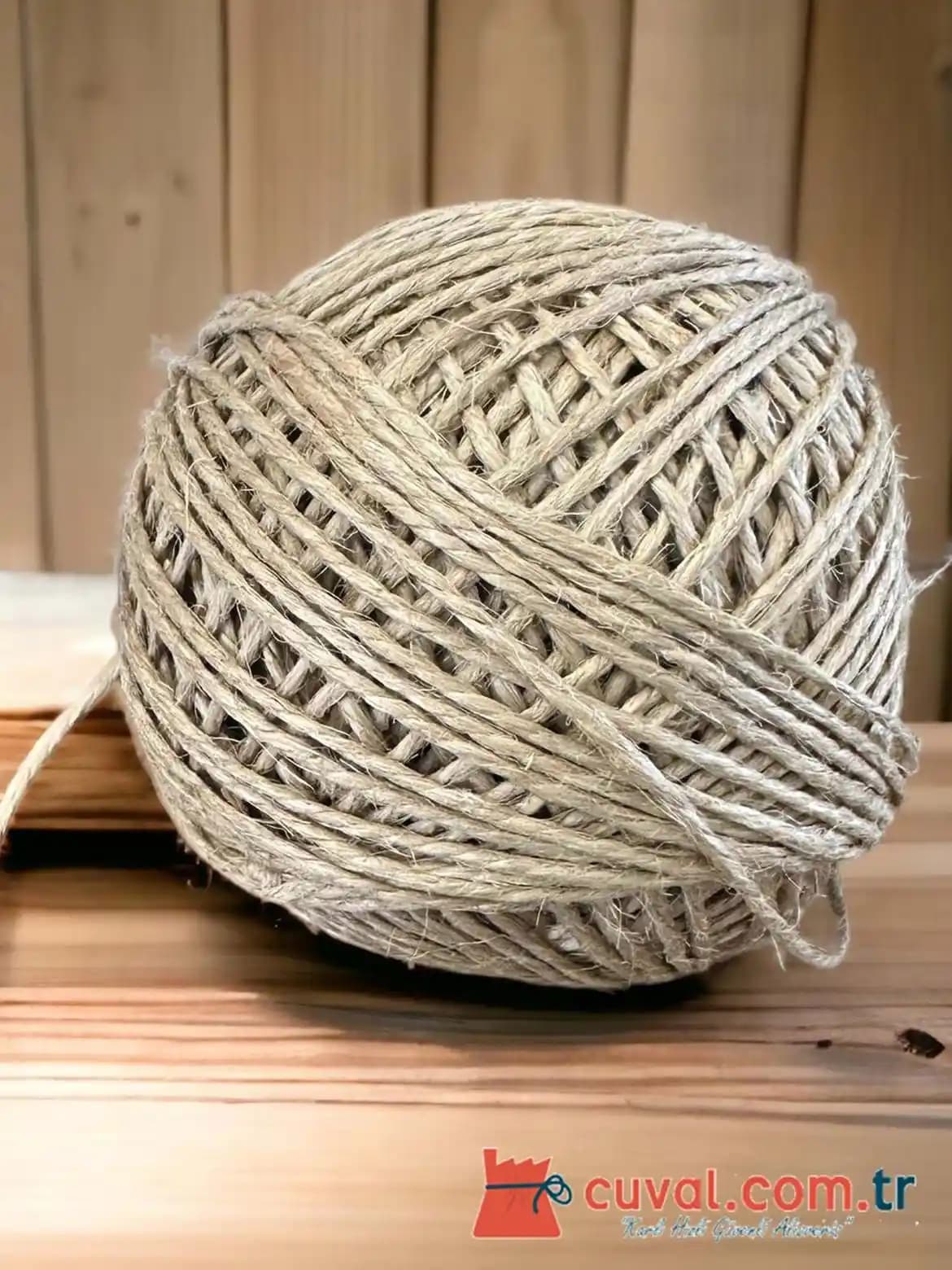 Jüt İp Nedir ve Ev Dekorasyonunda Doğal Şıklığın Temel Unsuru Nasıl Kullanılır