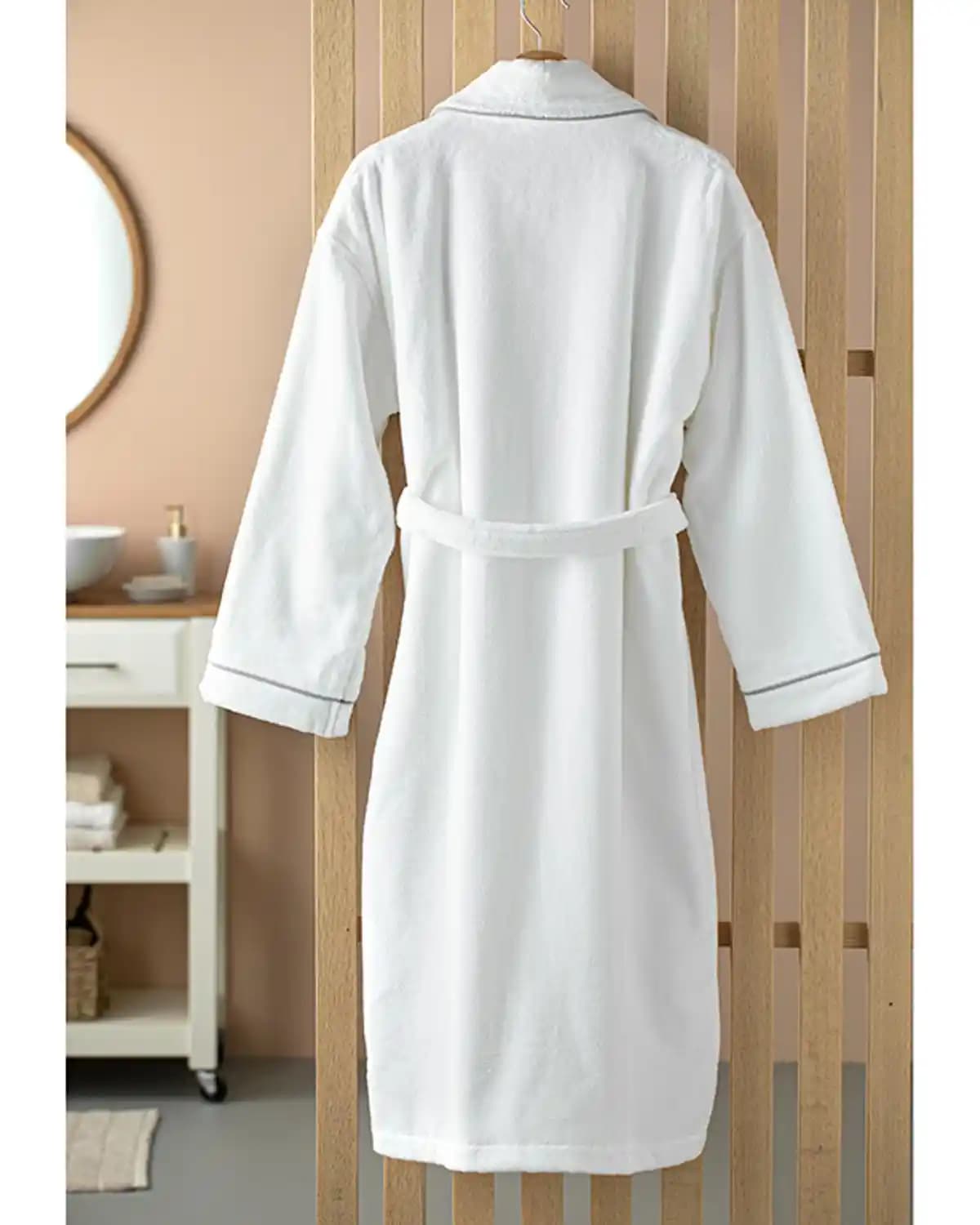 Kadife Bornoz ile Evde Lüks ve Konforu Bir Arada Yaratma Rehberi