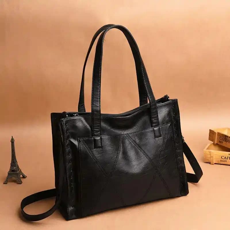 Kadın Çantalarıyla Dekorasyonda Yaratıcı ve Estetik Fikirler ve Uygulamalar