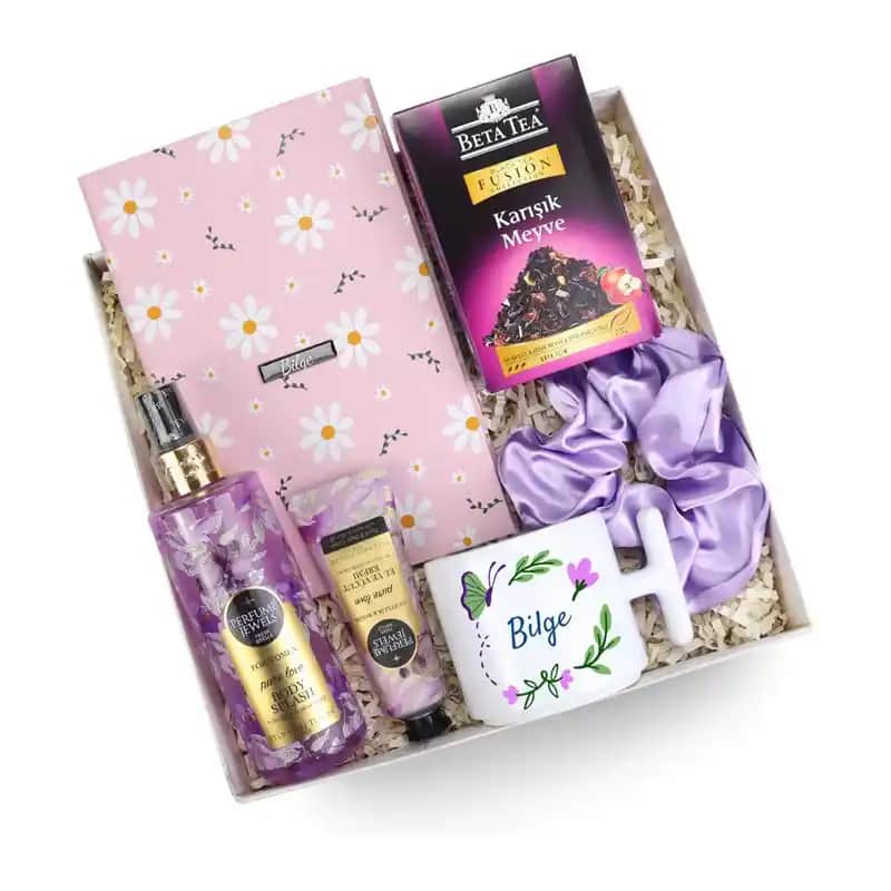 Kadınlar İçin Dekorasyon ve Mobilya Hediye Fikirleriyle Yaşam Alanlarını Güzelleştirin