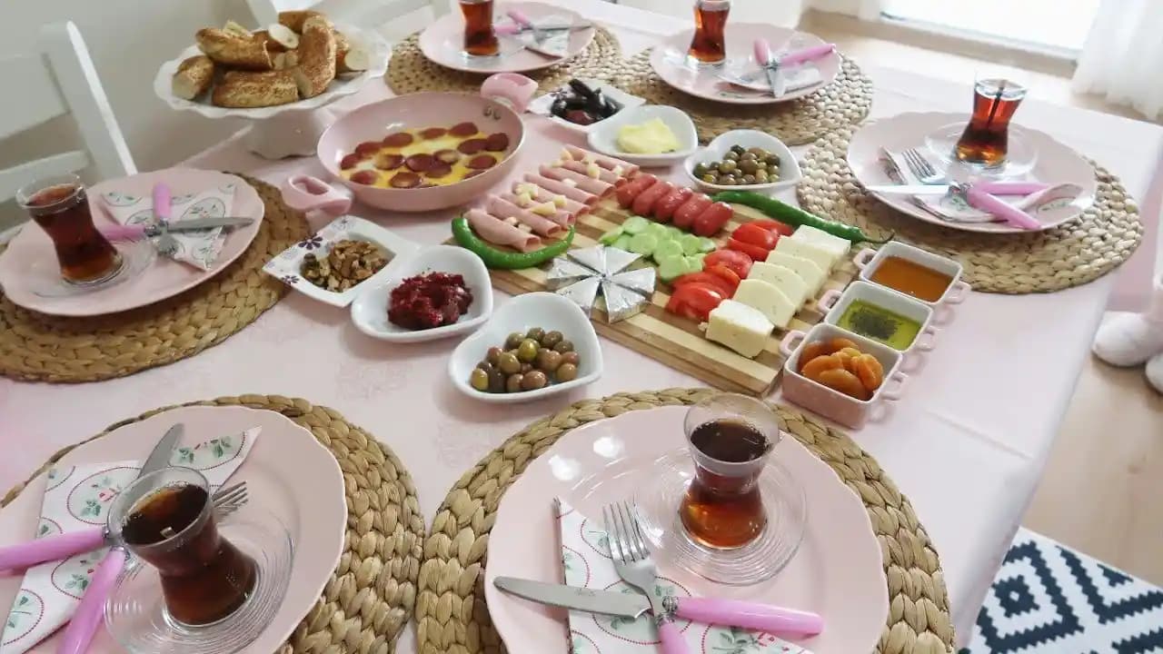 Kahvaltı Sunumunu Geliştiren Dekorasyon ve Mobilya İpuçları