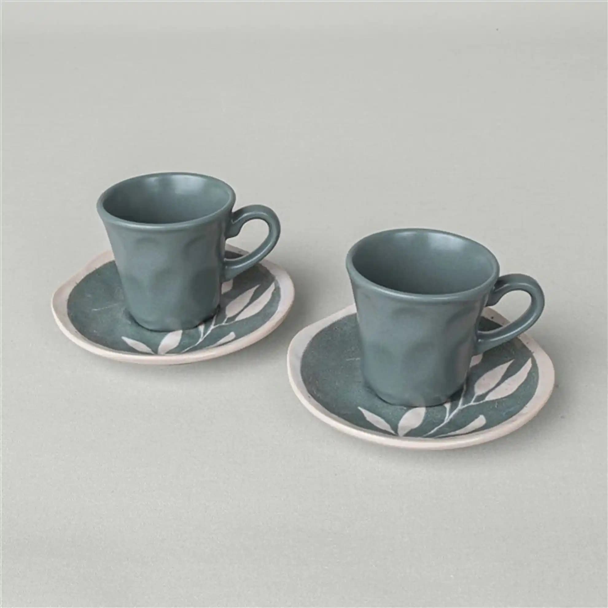 Kahve Fincanı Dekorasyonunda Şıklık ve Fonksiyonellik: Linens ile Zarif Dokunuşlar