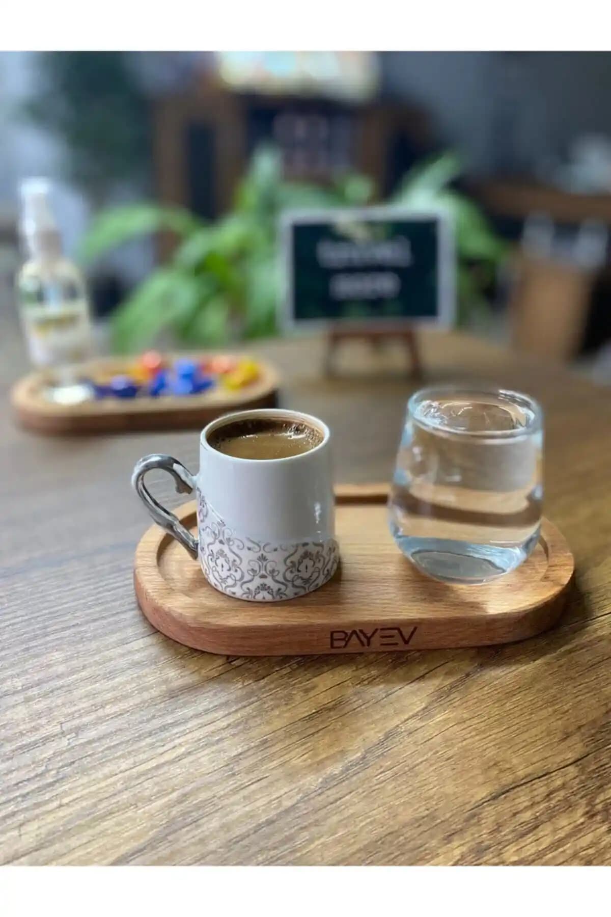 Kahve Sunum Tahtası ile Dekorasyonunuzu Zenginleştiren Modern ve Şık Çözümler