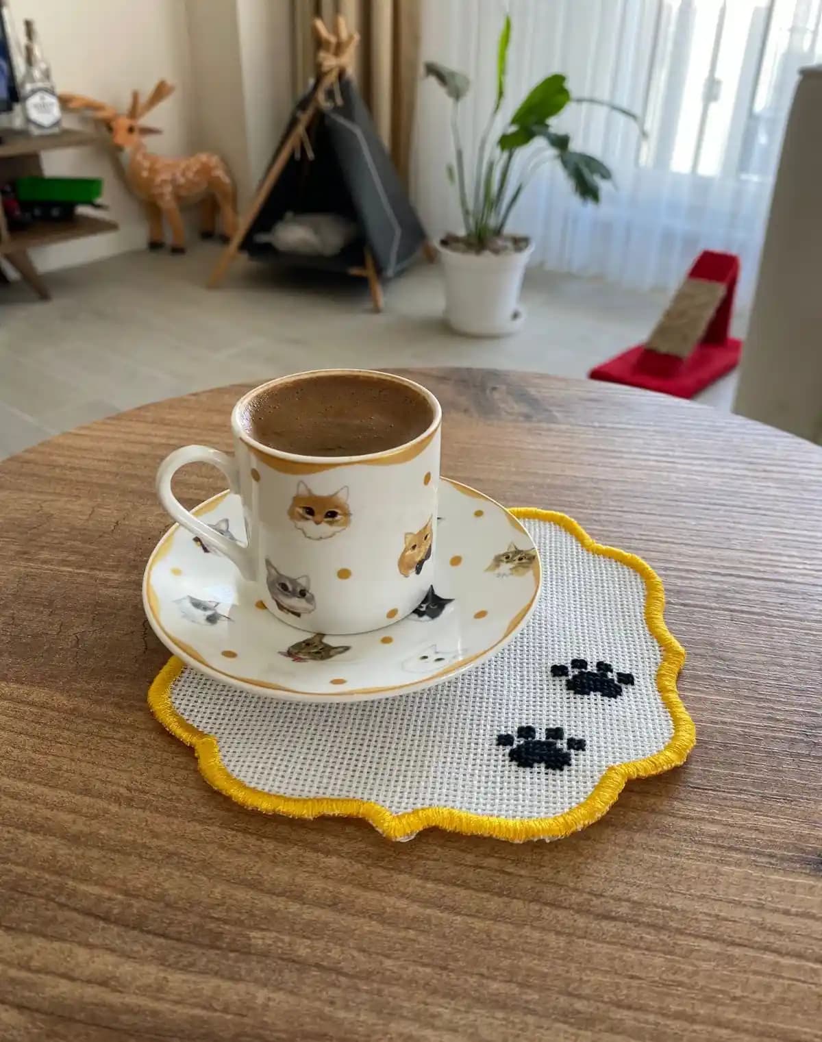 Kahve Sunumları İçin Dekoratif ve Şık Peçete Seçenekleri ve Kullanım İpuçları