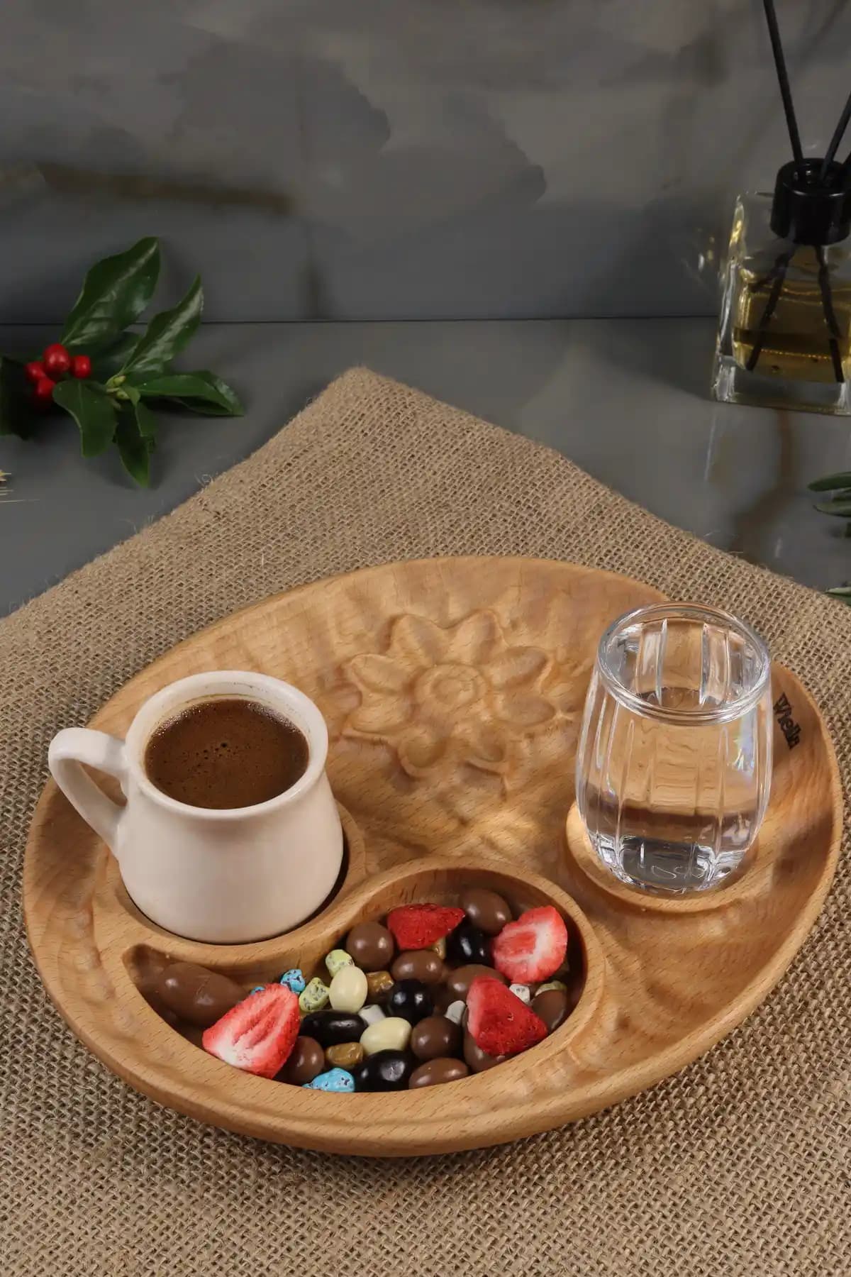 Kahve Yanı Çikolata Tabağı Seçimi ve Dekoratif Sunum İpuçları