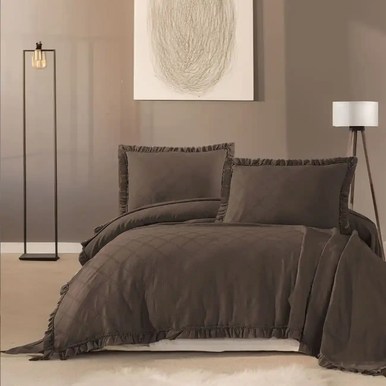 Kahverengi Pike ile Doğal ve Sıcak Dekorasyon Fikirleri ve Seçim İpuçları