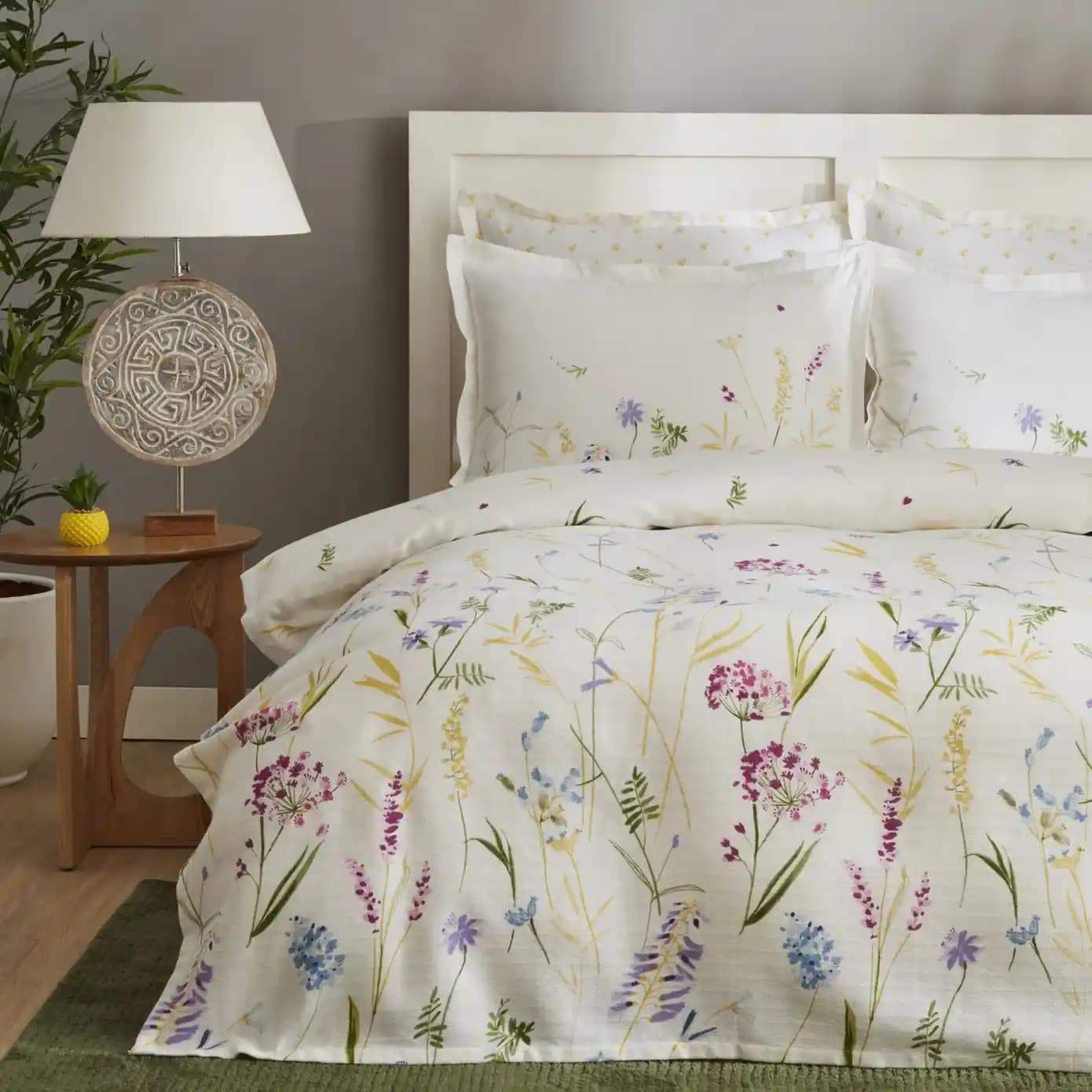 Karaca Çift Kişilik Pike ile Yatak Odası Dekorasyonunda Konfor ve Şıklık Sağlayın