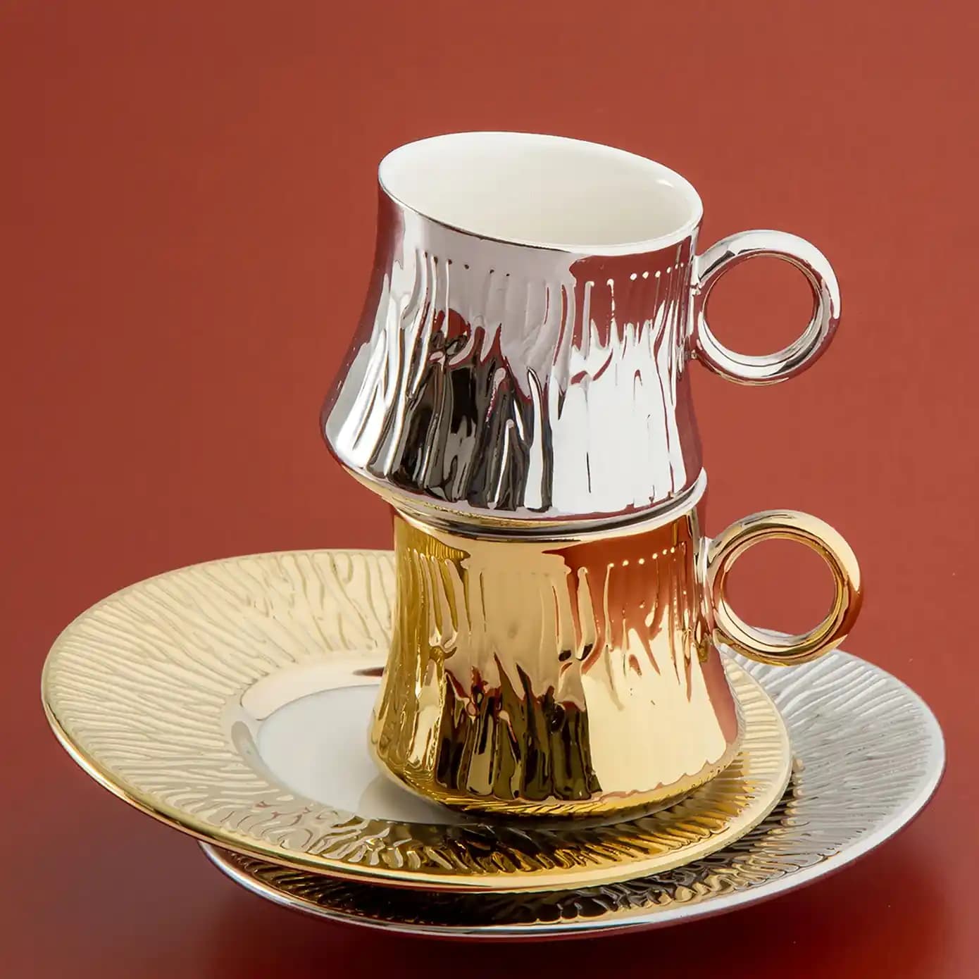 Karaca Gold Fincan Takımı ile Şıklık ve Zarafetin Dekorasyondaki Yeri
