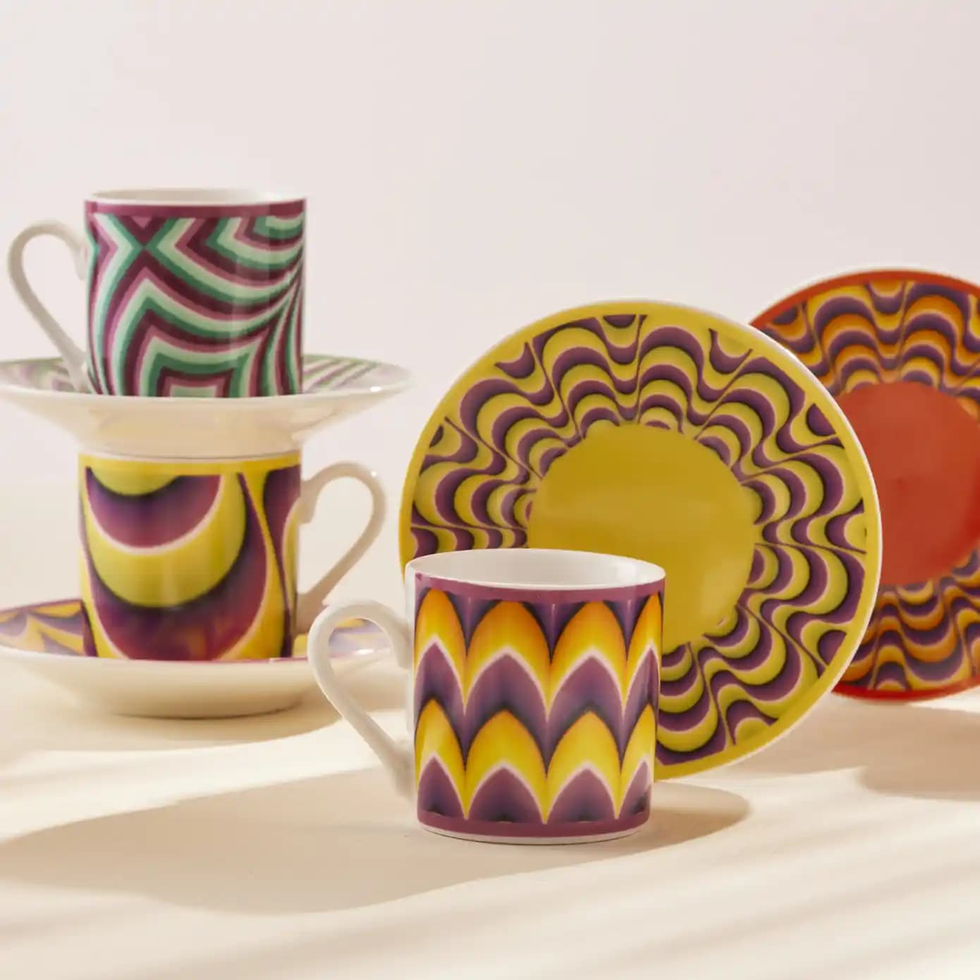 Karaca Hipnoz Fincan Takımıyla Modern ve Şık Dekorasyon Çözümleri