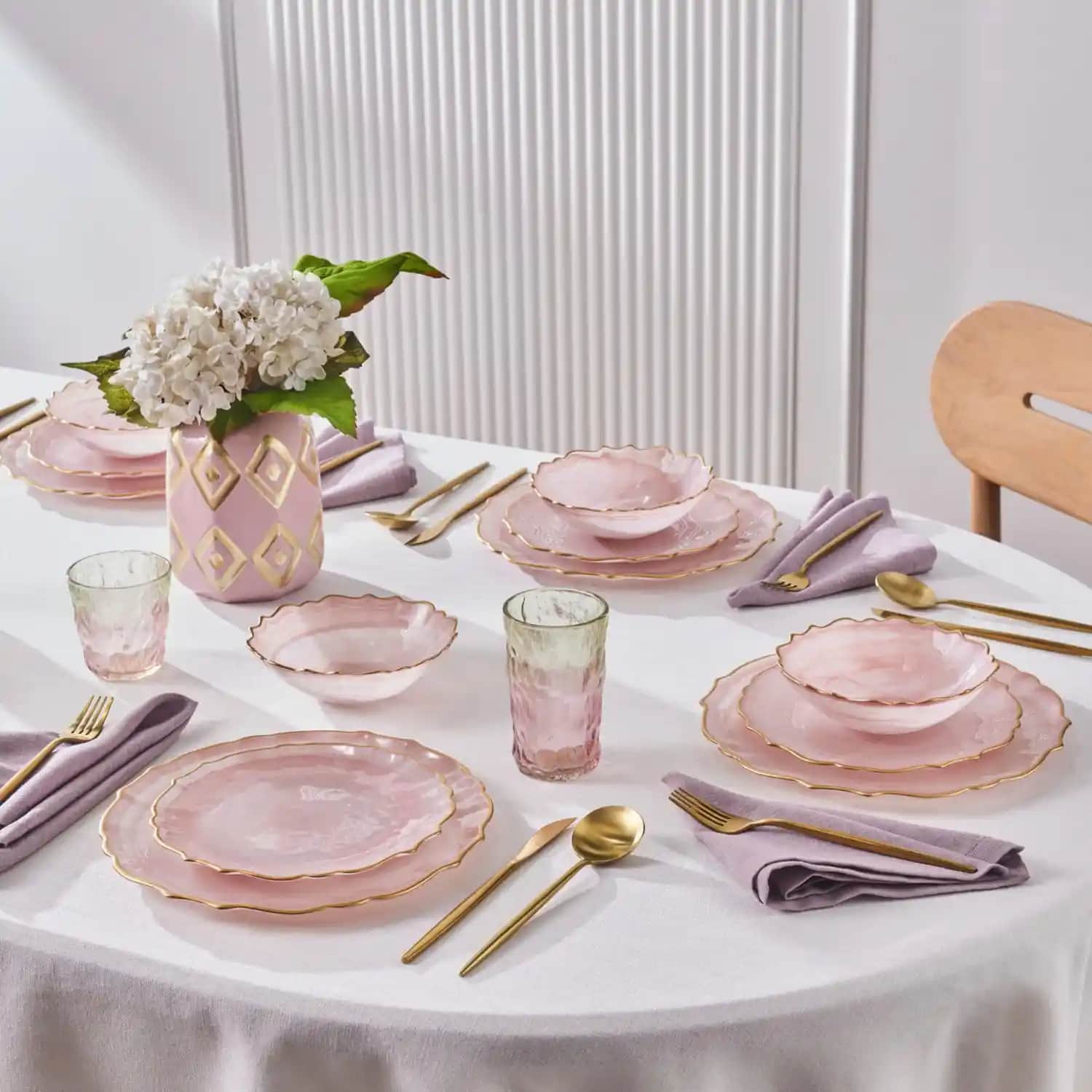 Karaca Ice Queen Koleksiyonu ile Buz Temalı Dekorasyon ve Zarafet Yaratma Rehberi