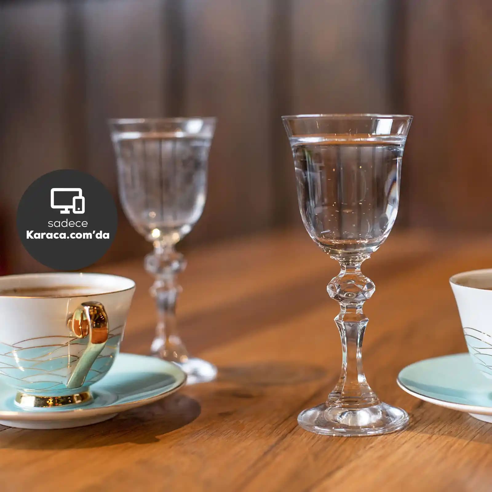 Karaca Kahve Yanı Su Bardağı: Dekorasyon ve Fonksiyonellik İçin Modern ve Şık Tasarımlar