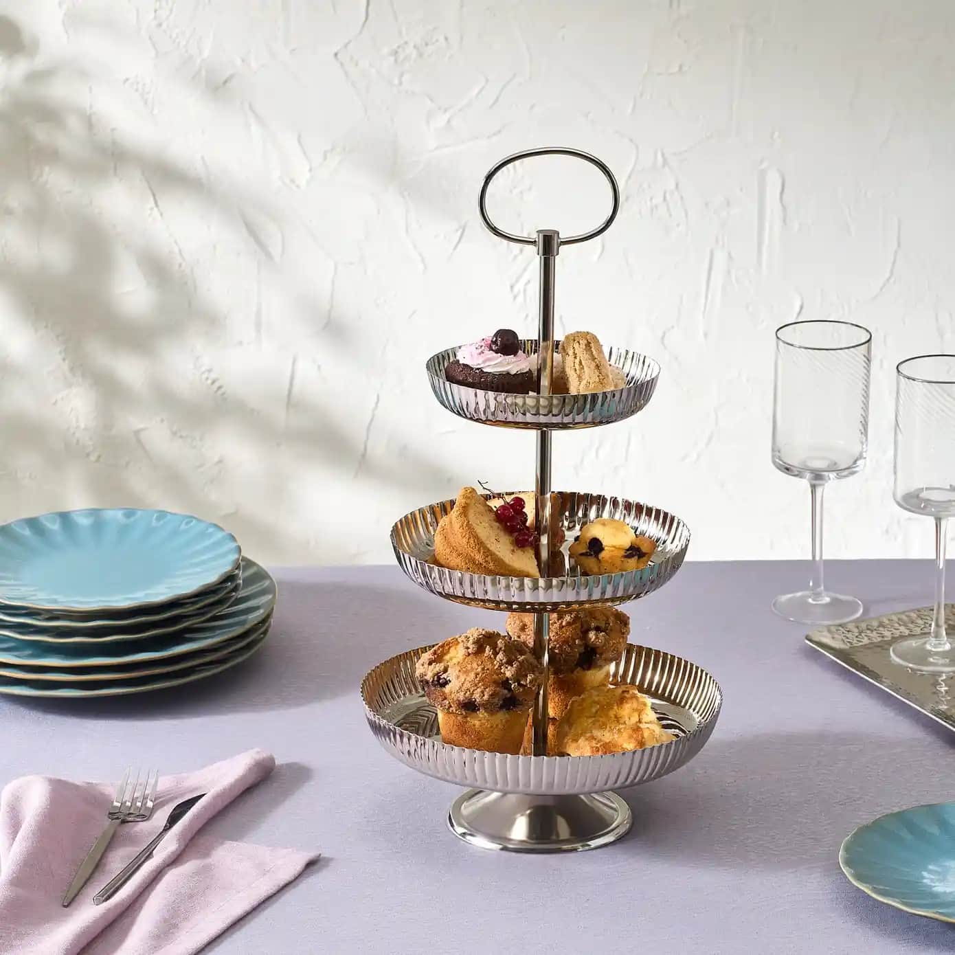 Karaca Kek Standları ile Şık ve İşlevsel Mutfak Dekorasyonu Çözümleri