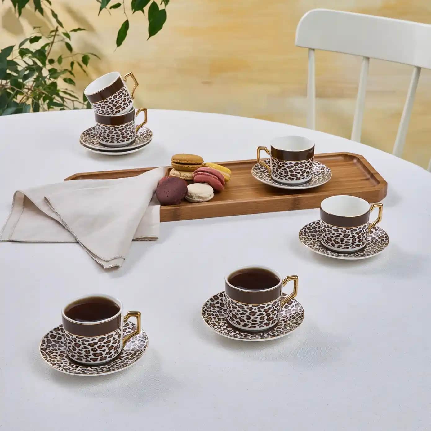 Karaca Leopar Fincan ile Dekorasyonda Zarafet ve Şıklık Yaratma Rehberi