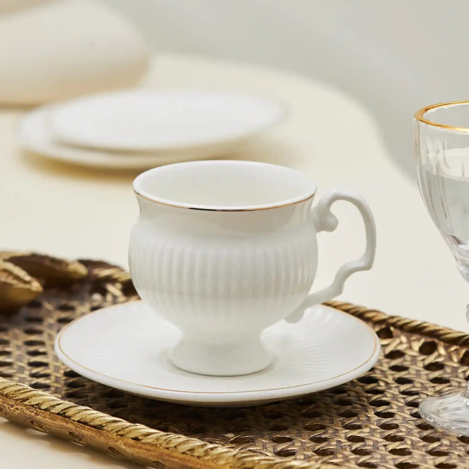 Karaca Malta 6 Kişilik Kahve Fincan Takımı ile Modern ve Şık Sunumlar