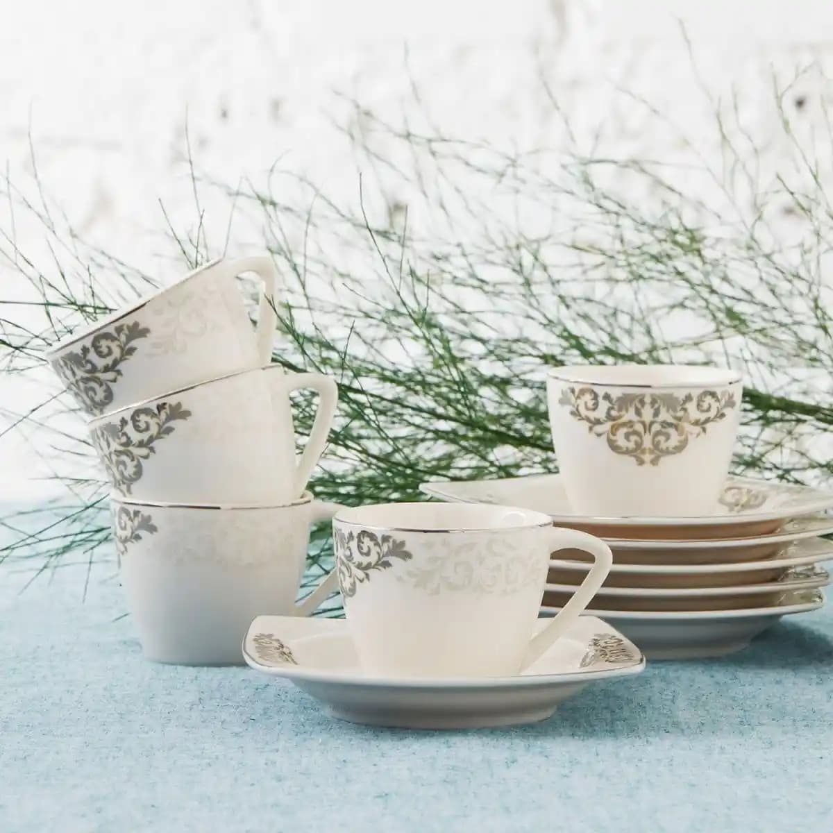 Karaca Nazende Fincan Takımı: Şık ve Fonksiyonel 6 Kişilik Porselen Kahve Seti