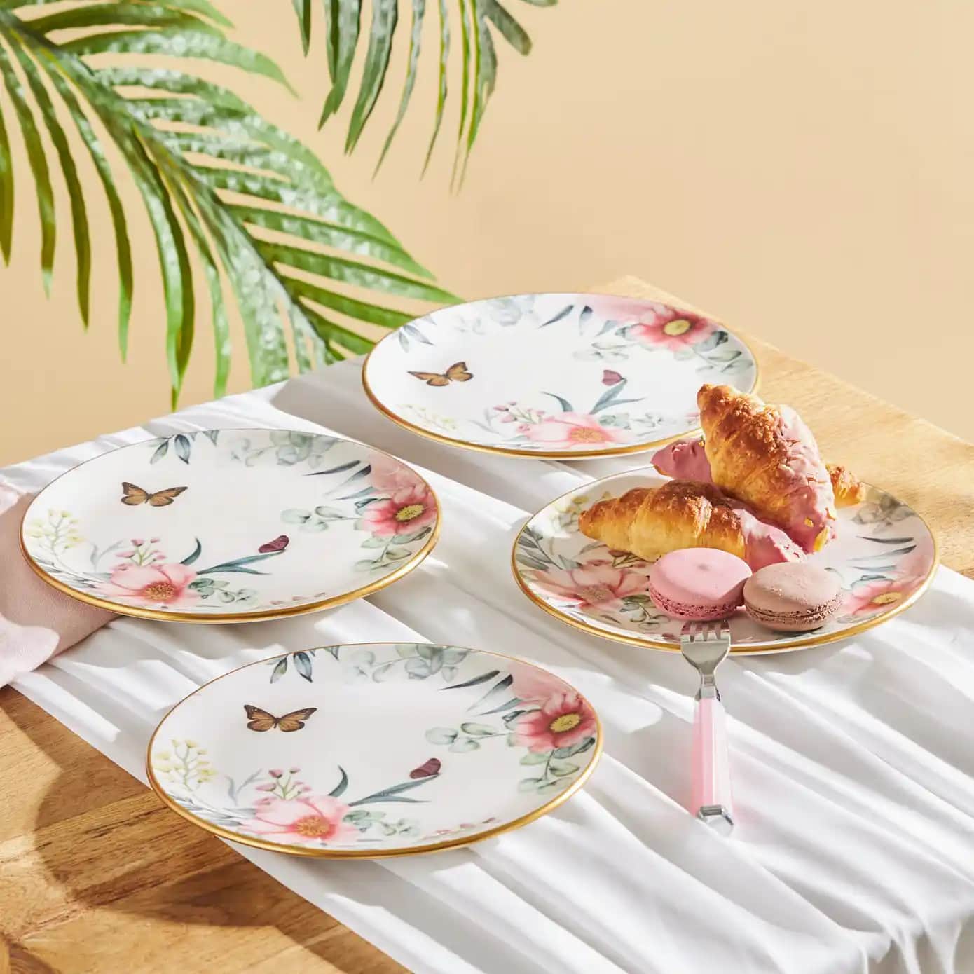 Karaca Pasta Takımı ile Mutfak Dekorasyonunuza Zarafet ve Şıklık Katın