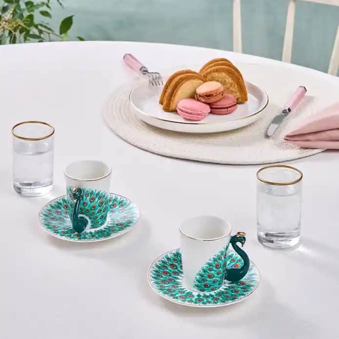Karaca Peacock Fincan ile Evinize Zarafet Katmanın Şık ve Fonksiyonel Yolları