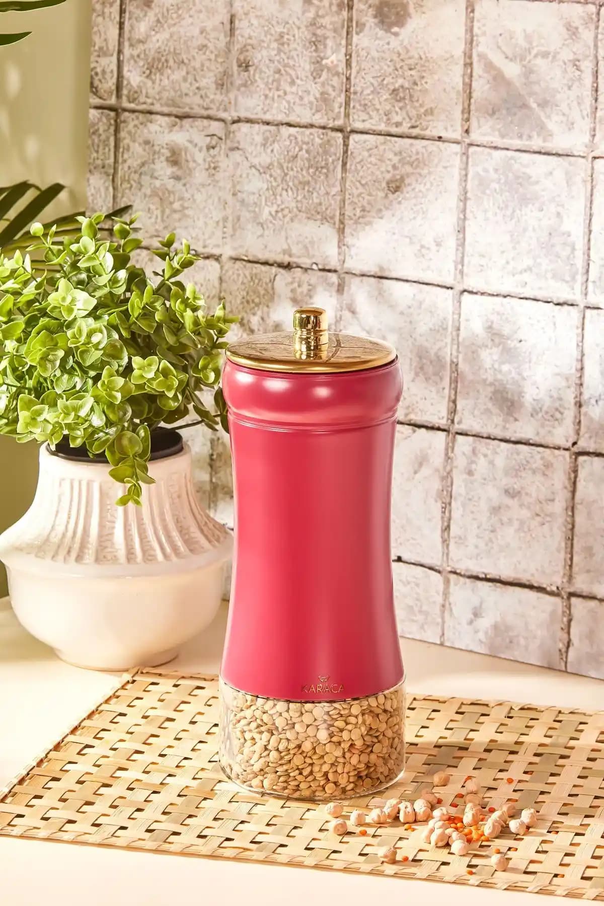 Karaca Porselen Kavanozlar ile Ev Dekorasyonunda Şıklık ve Fonksiyonellik Sağlayın